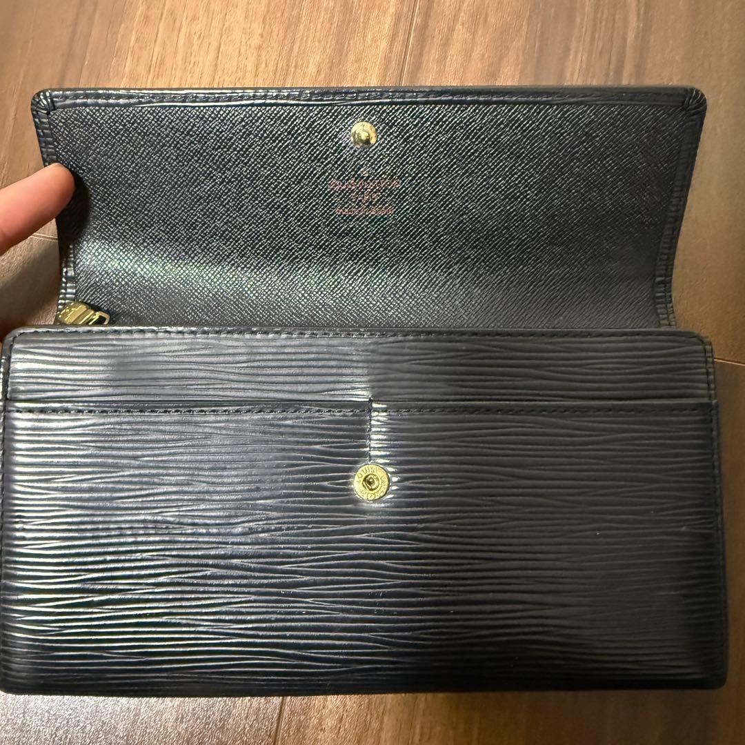 Louis Vuitton エピレザー ブラック長財布