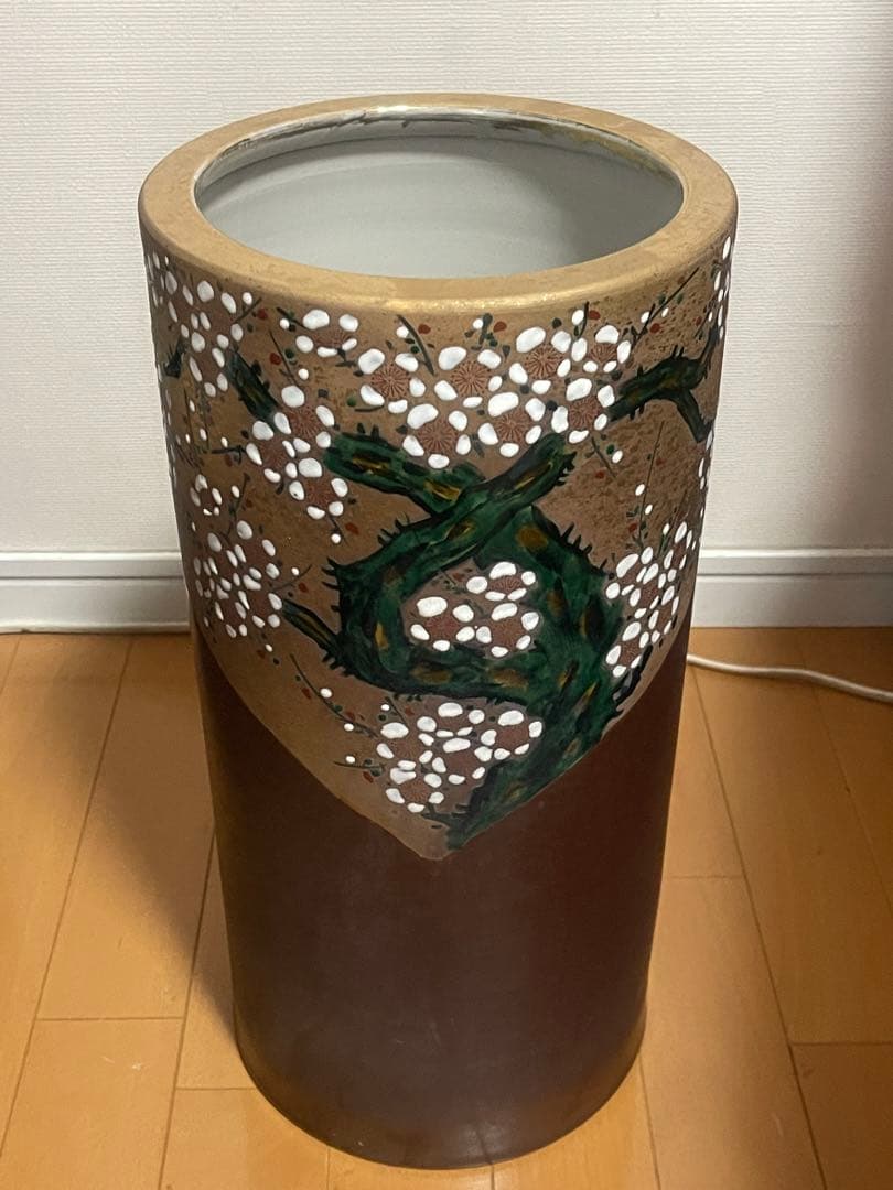 年代不明，骨董塗金茶色掛釉梅の花柄。壺。花瓶特大置物高さ42.5Cm。九谷。