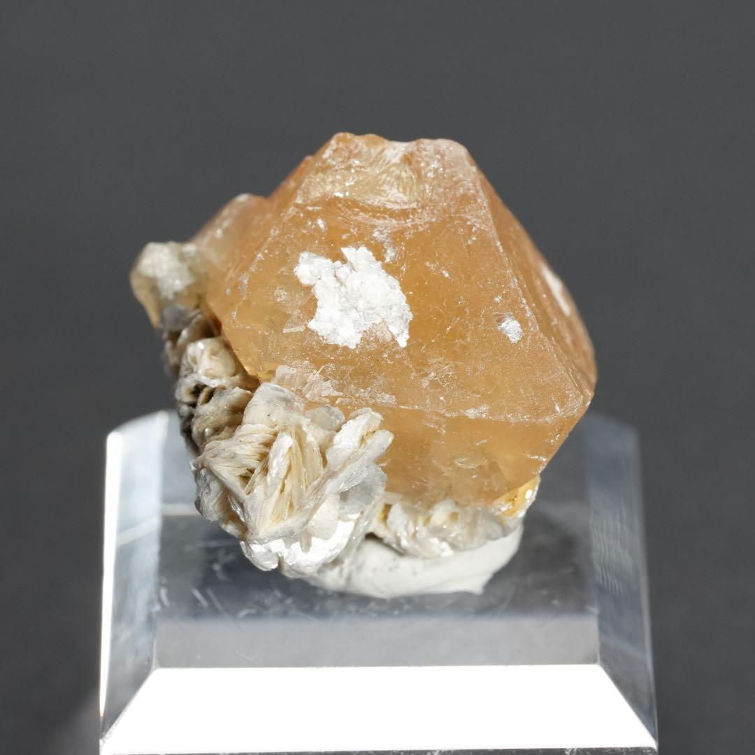 【タングステンの鉱物】灰重石 23×24×22mm