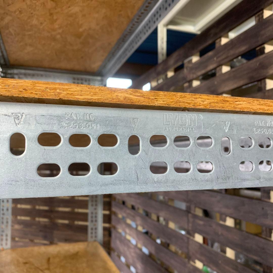 J806 LYON SLOTTED ANGLE SHELF 収納ラック アイアン