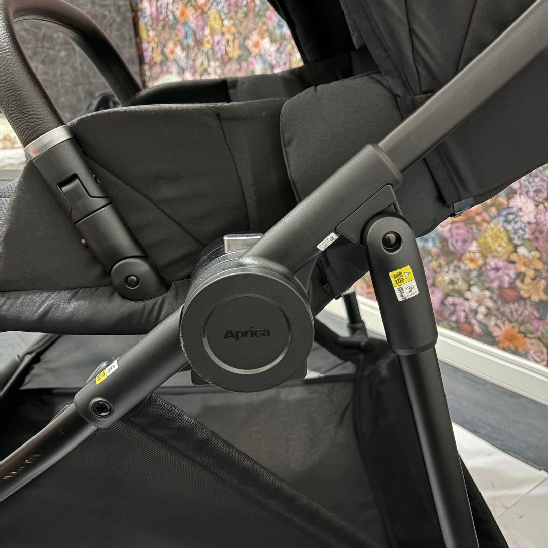 Y*U様 ブラック 折りたたみベビーカー ルーチェフリー 2024年モデル