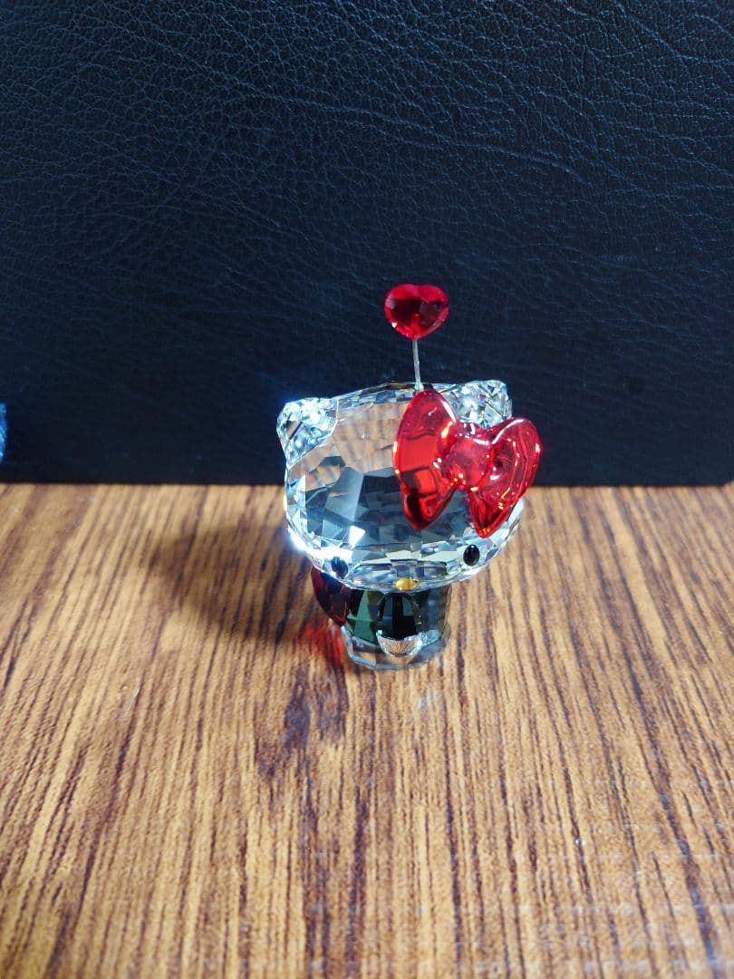 スワロフスキーハローキティてんとう虫