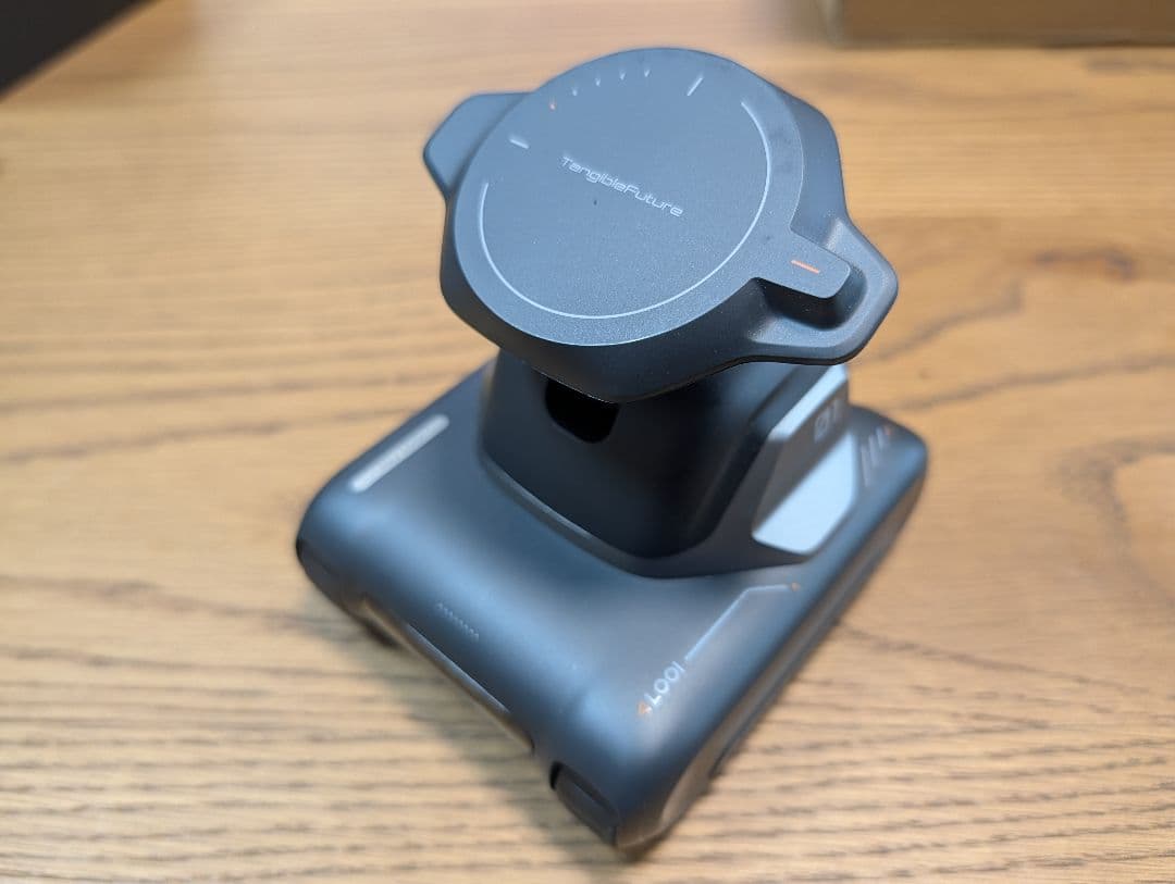 シュミ　LOOI Robot（ChatGPT搭載)