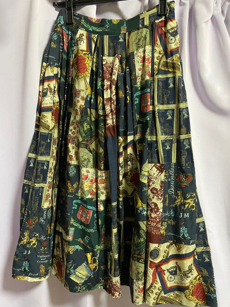 Jane marple All You Need Is Love スカート
