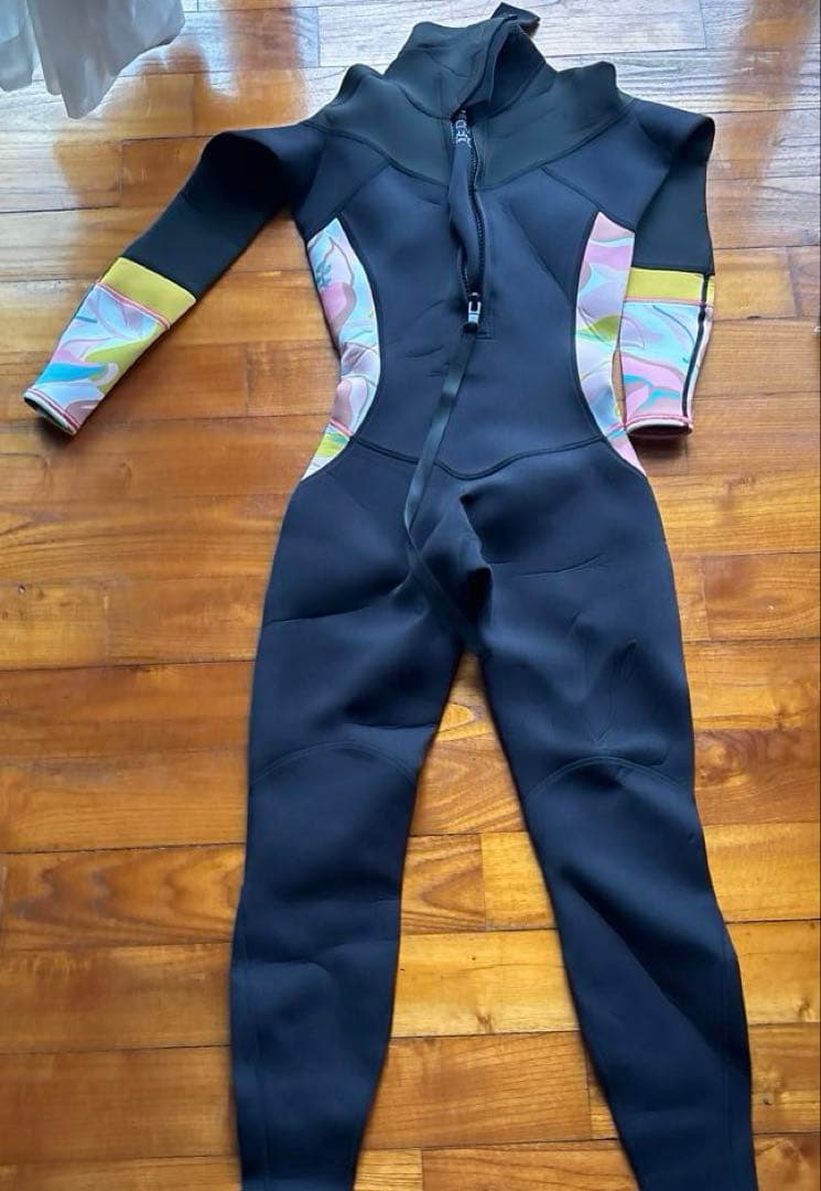 Roxy ウェットスーツAqua α Sサイズ