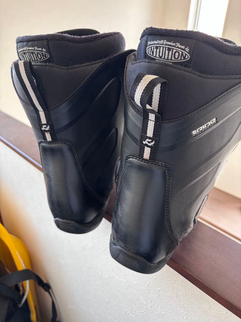 大特価、今だけスノーボード 一式　ビンディング、ブーツ付き。板3枚、ケース付き。