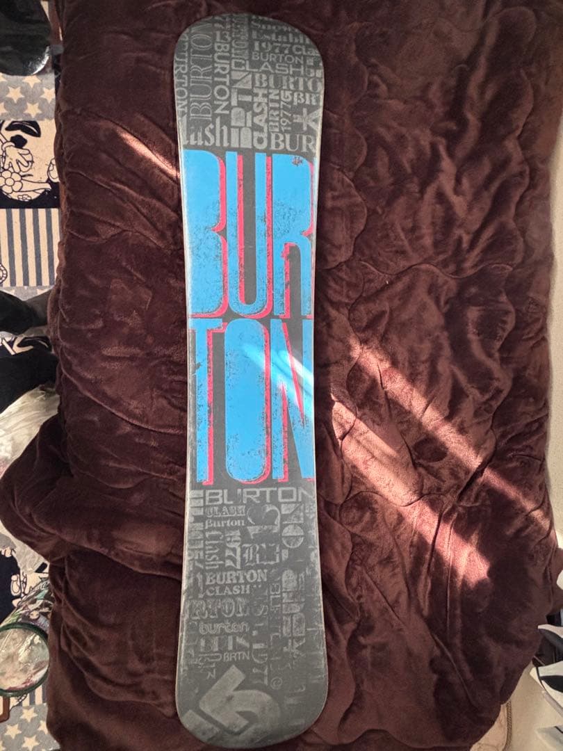 大特価、今だけスノーボード 一式　ビンディング、ブーツ付き。板3枚、ケース付き。