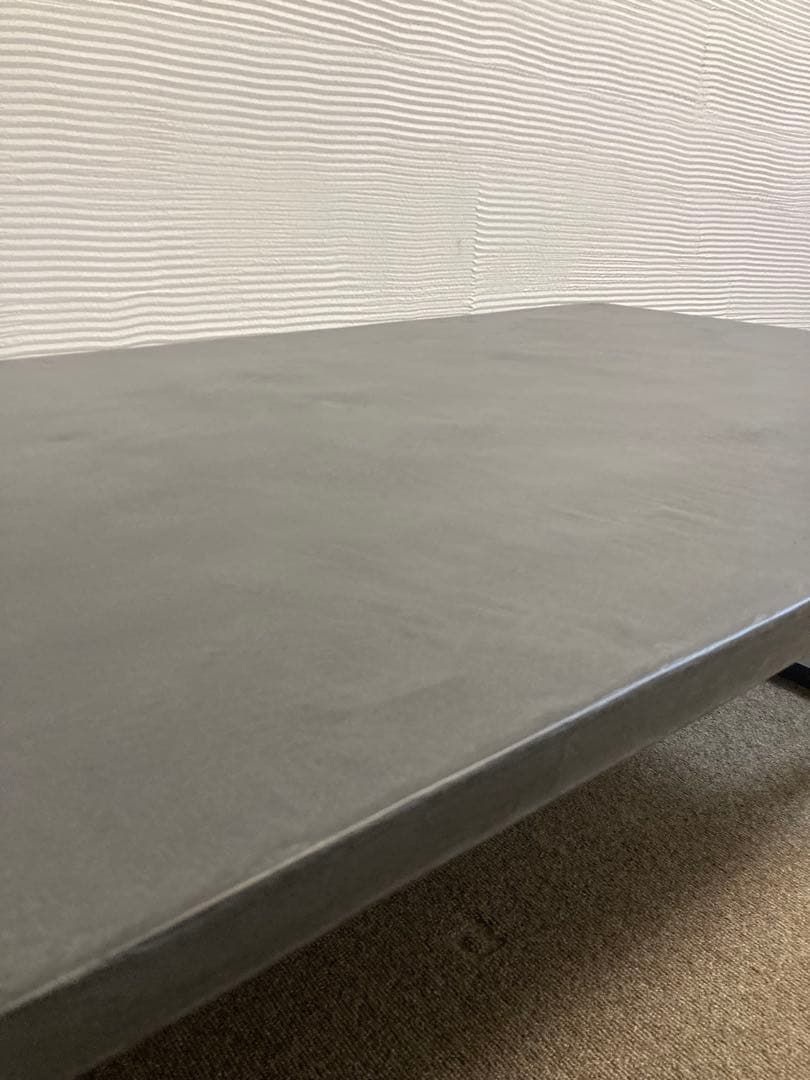 モールテックス　アイアン脚付ローテーブル　１点物　送料込み