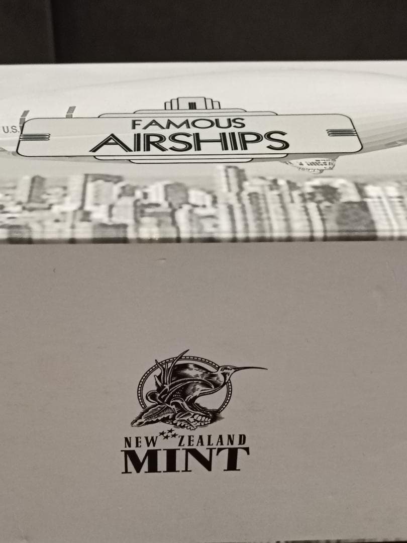 AIRSHIPS純銀製収集用メダル4個セット - 飛行船型ケース付き