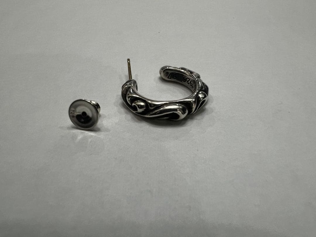 【美品】クロムハーツスクロールフープピアス(片耳用)