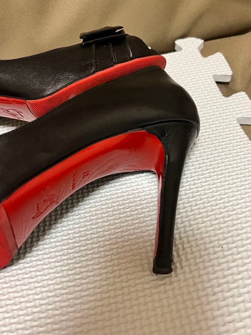 Christian Louboutin ブラックオープントゥハイヒール 37