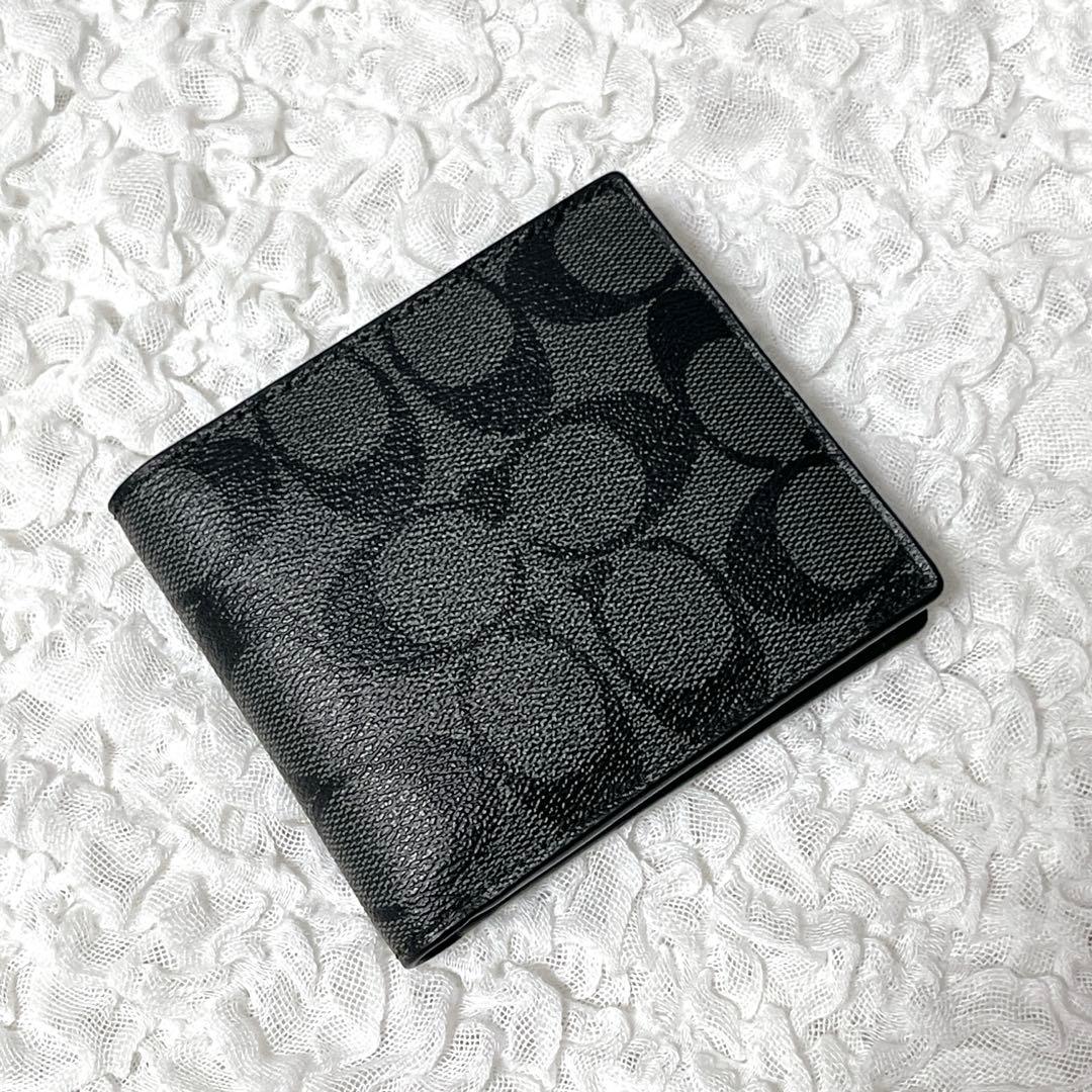 未使用級✨コーチ　シグネチャー　二つ折り財布　レザー　グレー　コンパクト　小銭