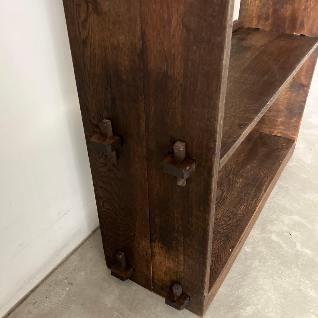 古い木製の楔棚