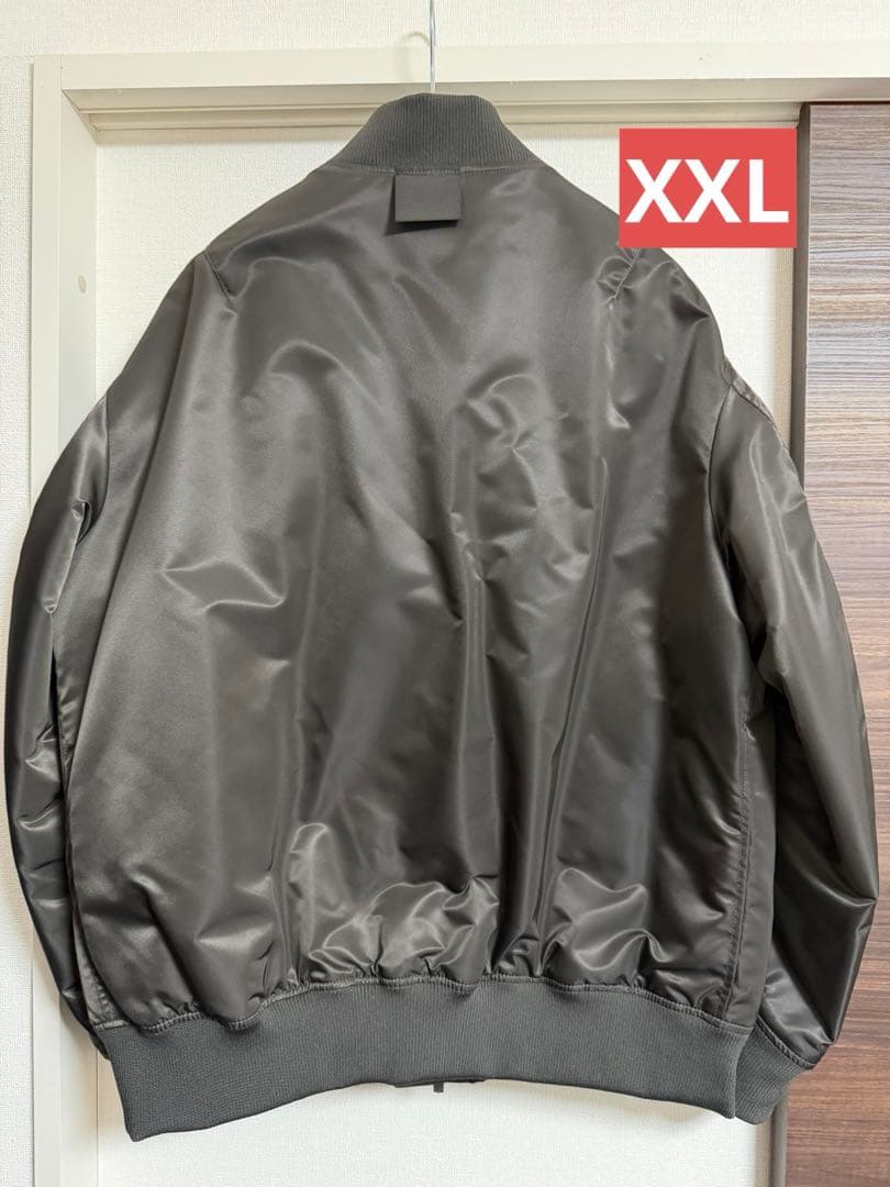 M*U様 【未使用XXL】ユニクロ +J ハイブリッドダウンオーバーサイズMA-