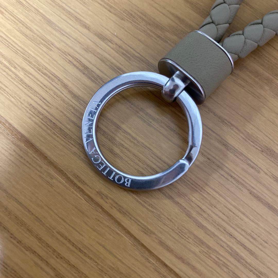 新品！お値下げ！Bottega Veneta編み込みレザーキーリング　ベージュ