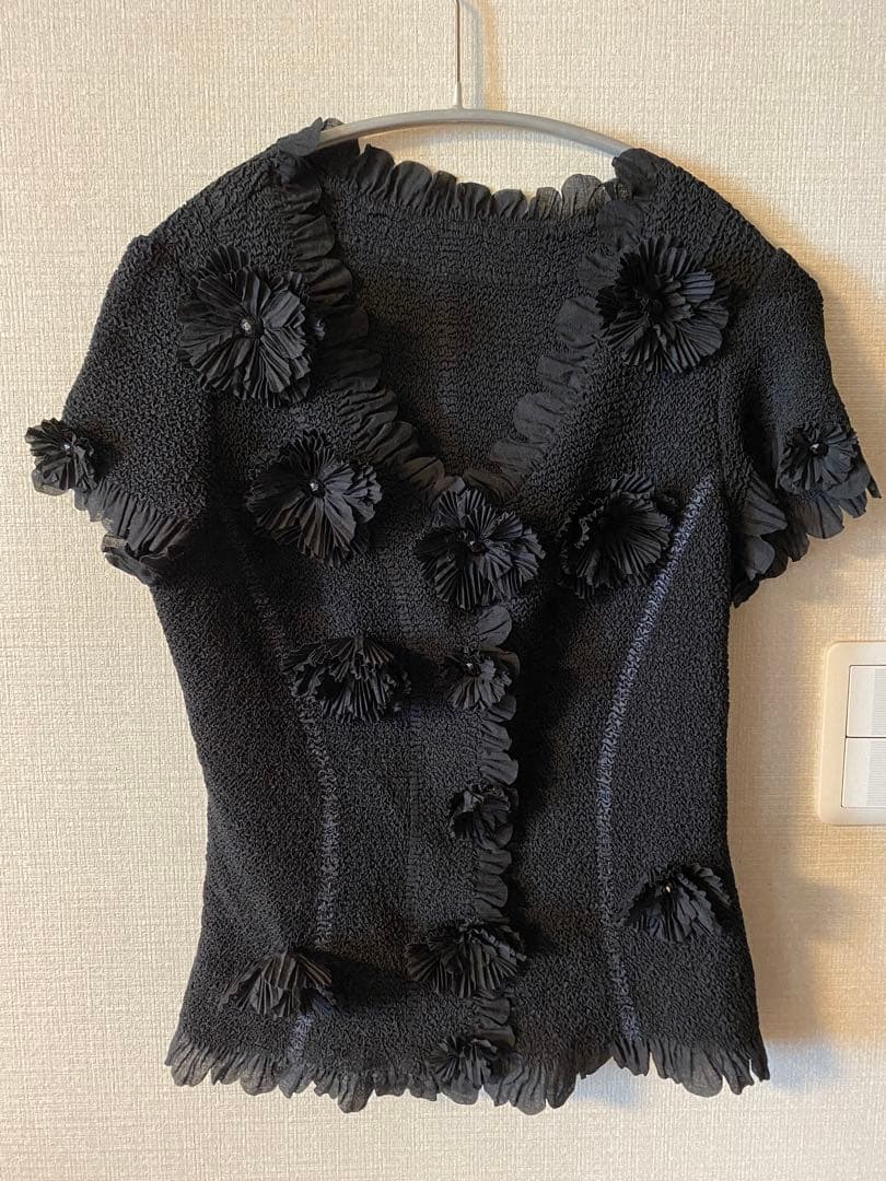 み*ん様 nako ohno フラワーモチーフ付きカットソー