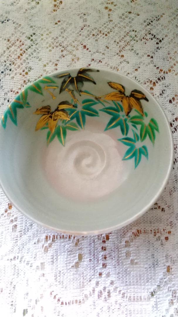 真葛焼　抹茶椀　新緑文様