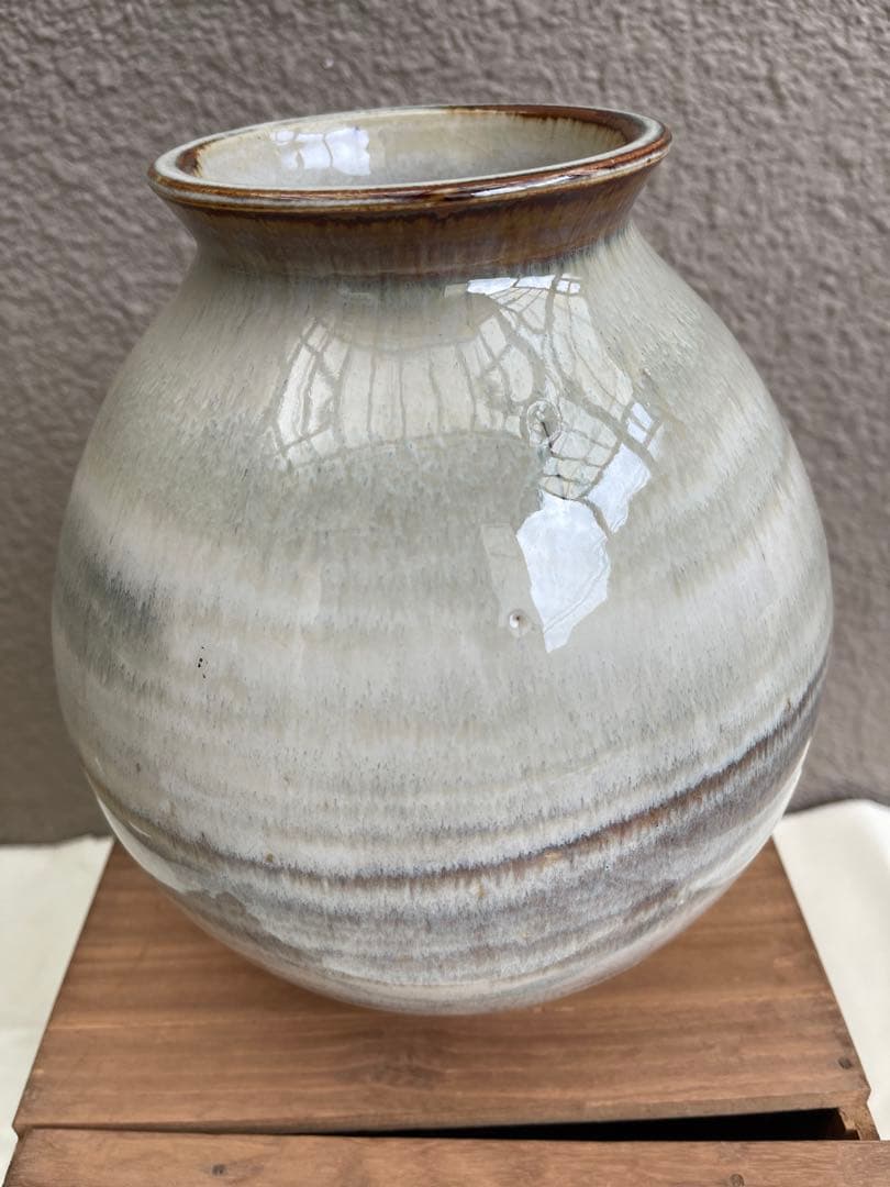 赤膚焼　どっしりした花瓶 作家　刻印あり　木箱付　【匿名配送】