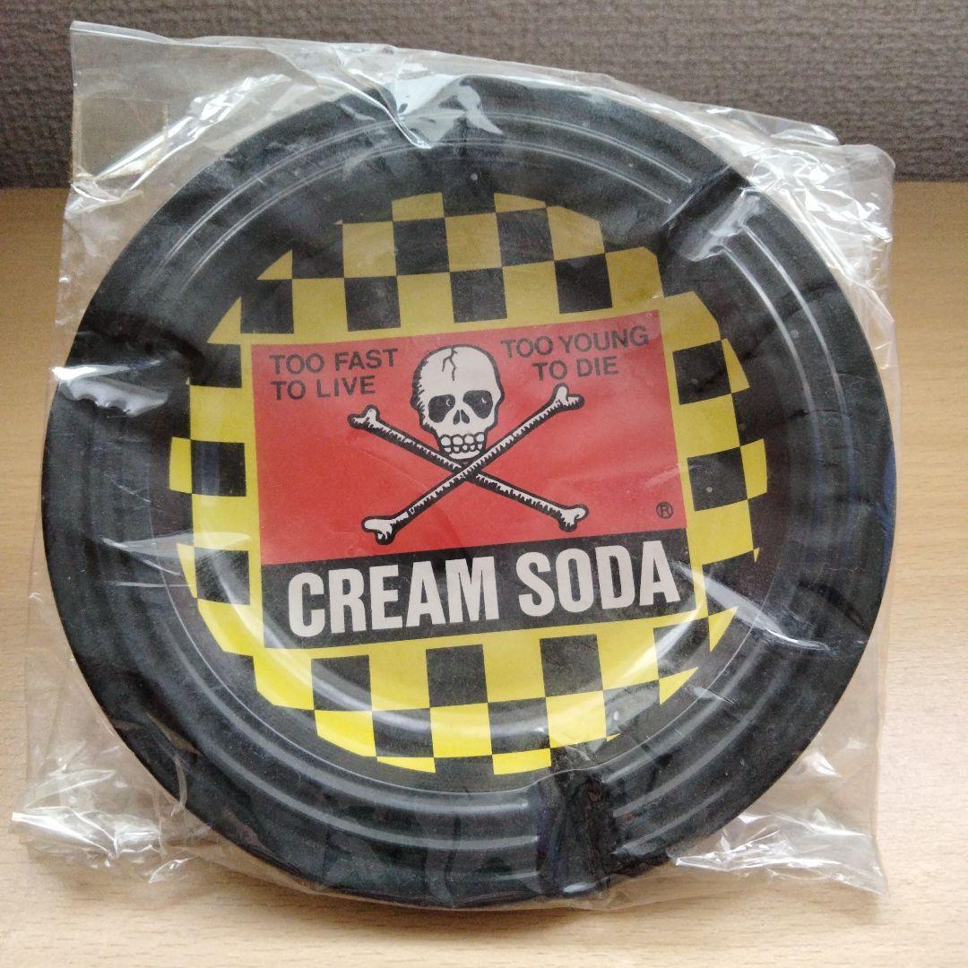 ピンクドラゴン　クリームソーダ灰皿