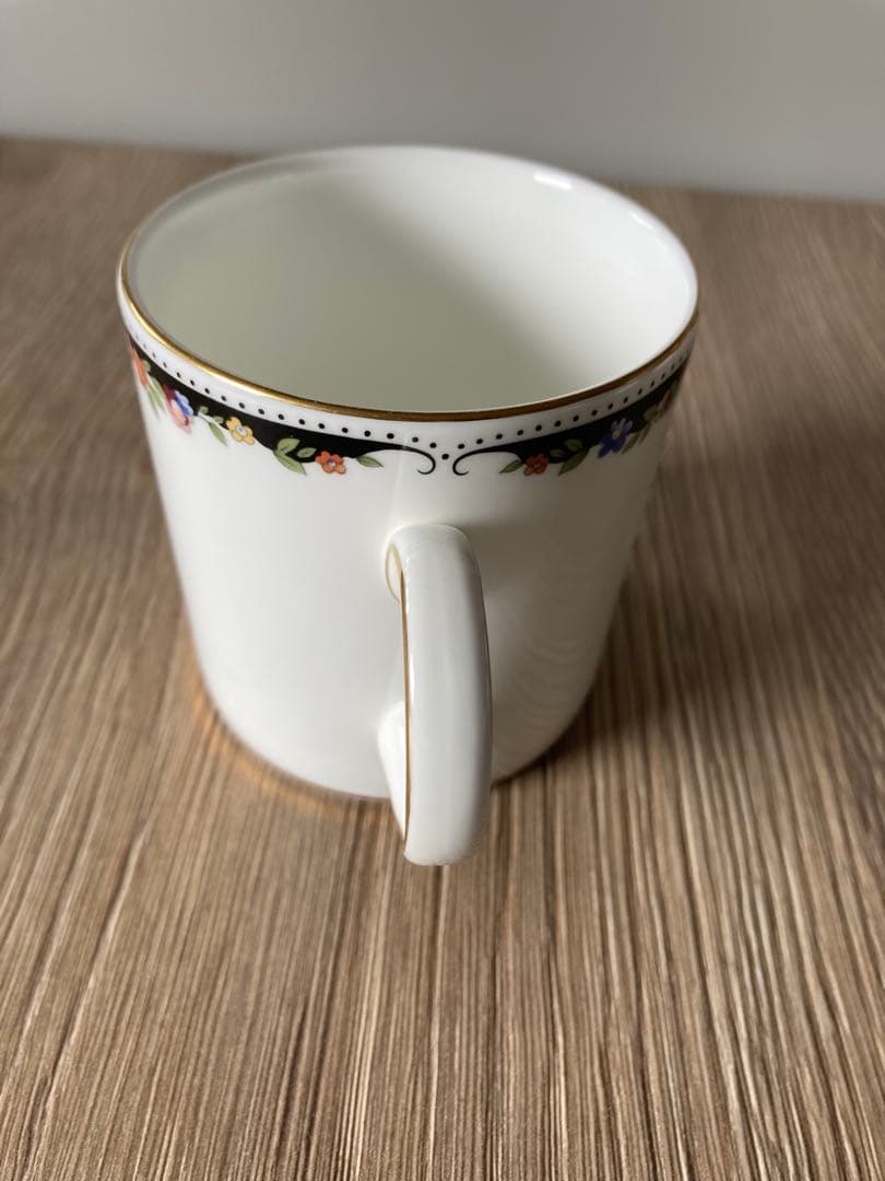 ウェッジウッド オズボーン　カップ&ソーサー４客＆シュガーポットのセット