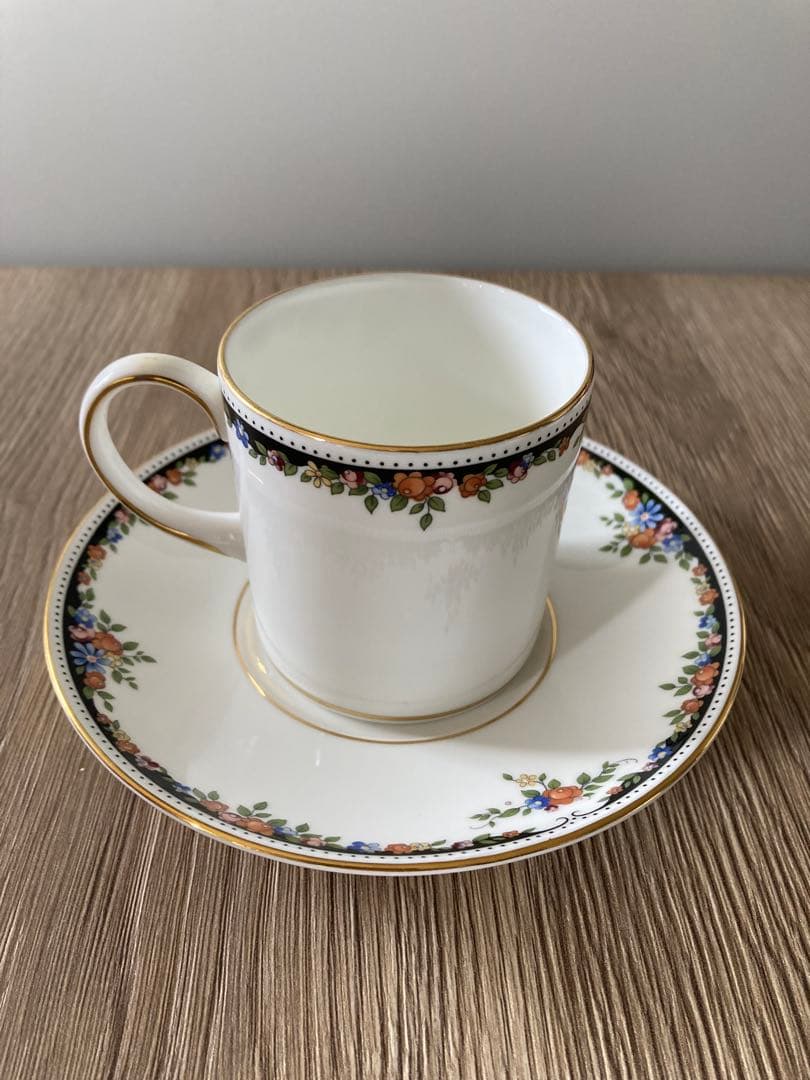 ウェッジウッド オズボーン　カップ&ソーサー４客＆シュガーポットのセット