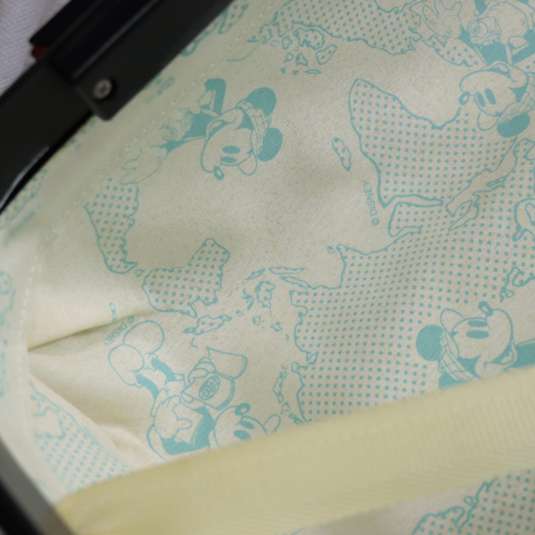 希少！特大サイズ！ミッキーマウス　スーツケース　キャリーバッグ 軽量カーボン素材