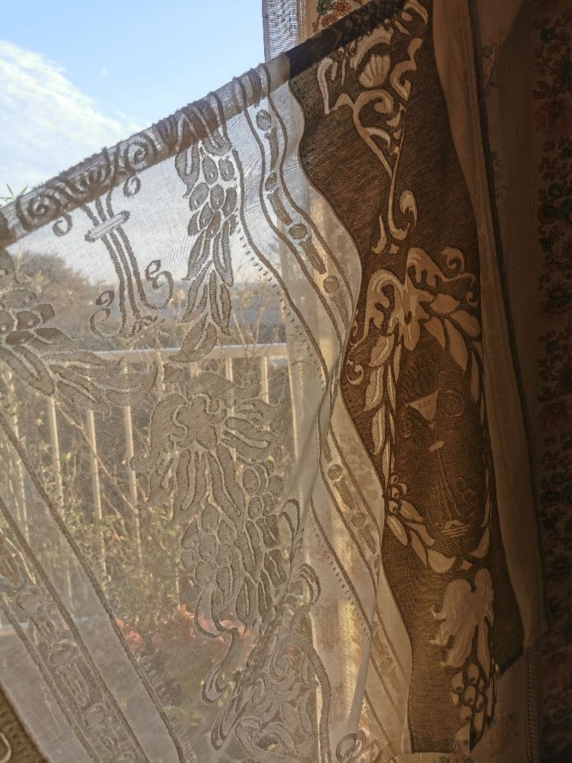 アンティーク英国 レアな杢カーキ 花器 聖火台 オリーブの実 マドラスレース