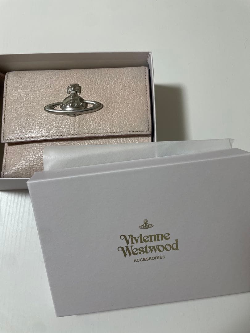 ヴィヴィアンウェストウッド　ピンク レザー 三つ折り財布 メタルロゴ