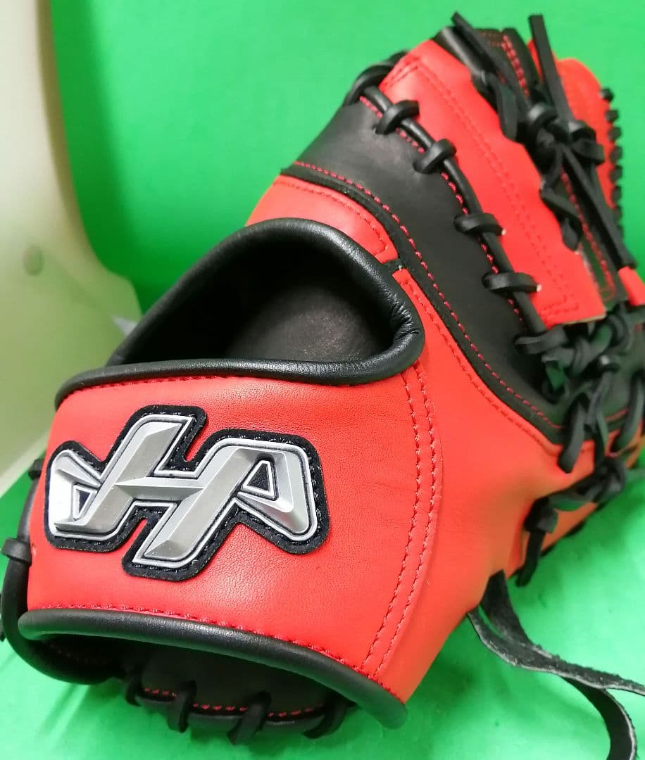 203.展示会限定品ハタケヤマ軟式ミット