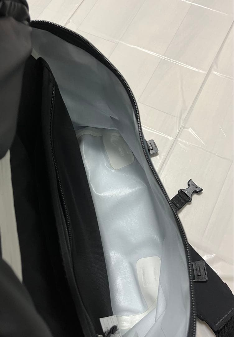 【ネイビー】ARC'TERYX Granville 10 Courier Bag