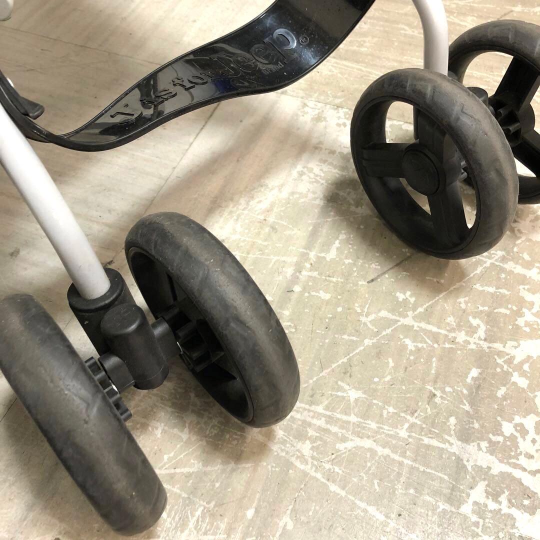 Jeep J is for Jeep 2人乗りベビーカー　ルナバーガンディ