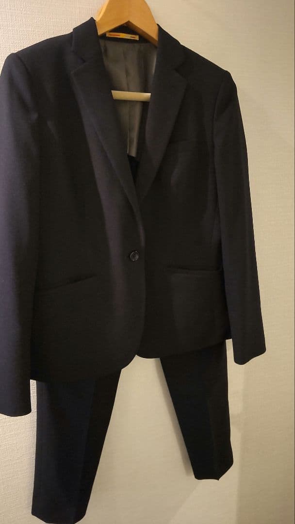 美品 濃紺パンツスーツ　リクルート スーツ　セレモニー　ビジネススーツ