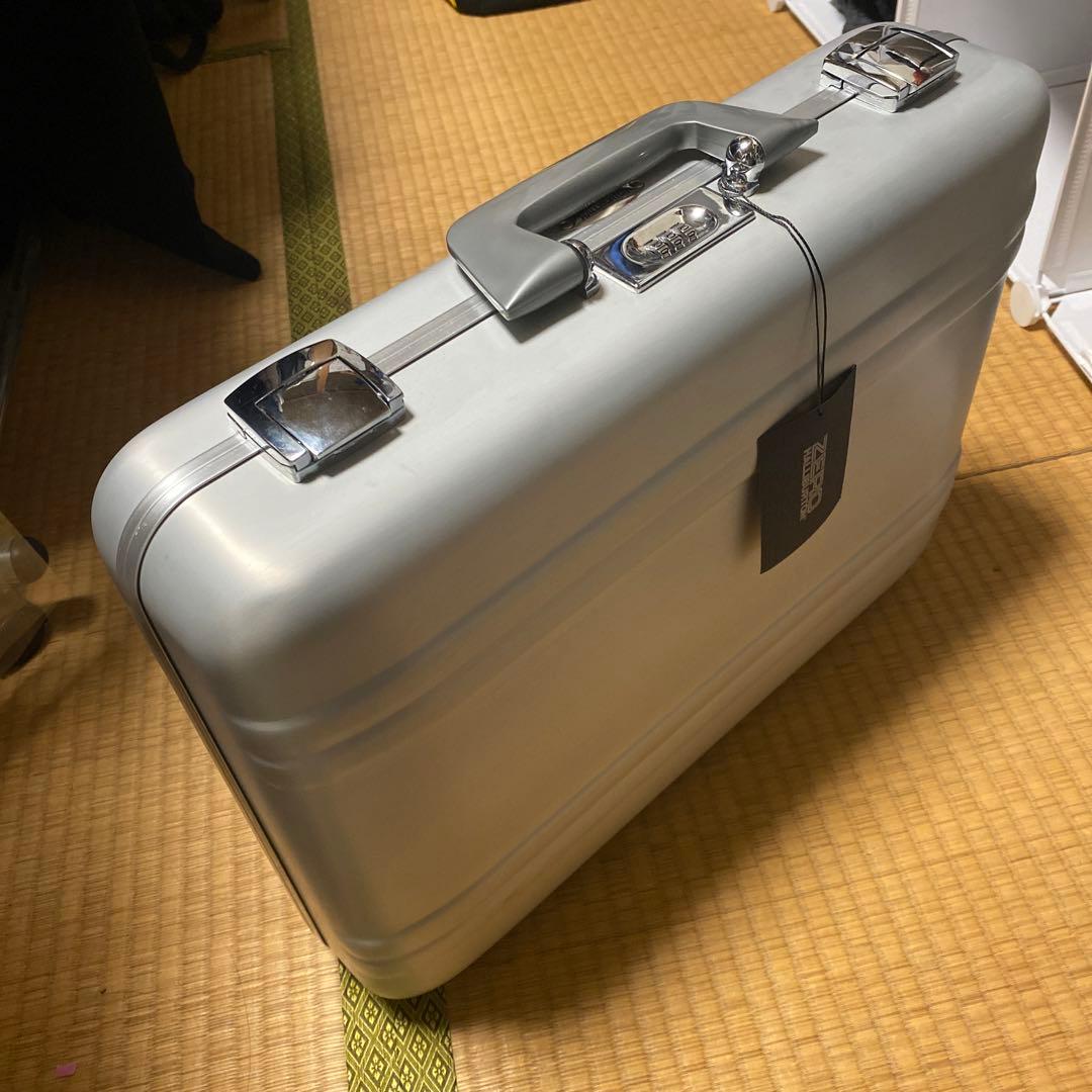 ZERO HALLIBURTON アタッシュケース