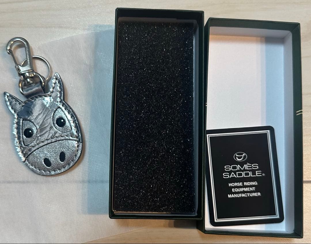 ソメスサドル　馬メンコキーホルダー　限定色　シルバー