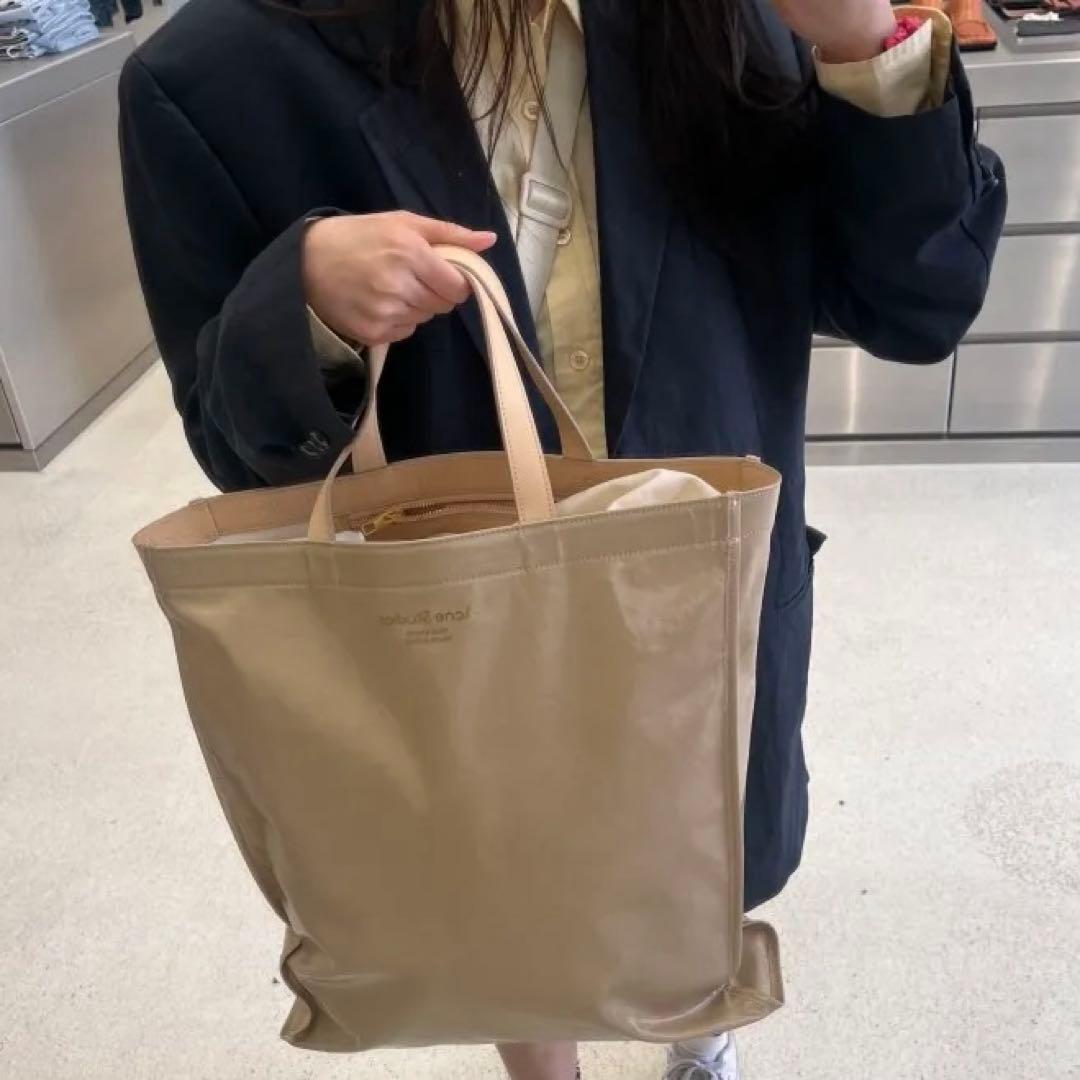 Acne studios アクネ オイルクロス シャイニートートバッグ ベージュ