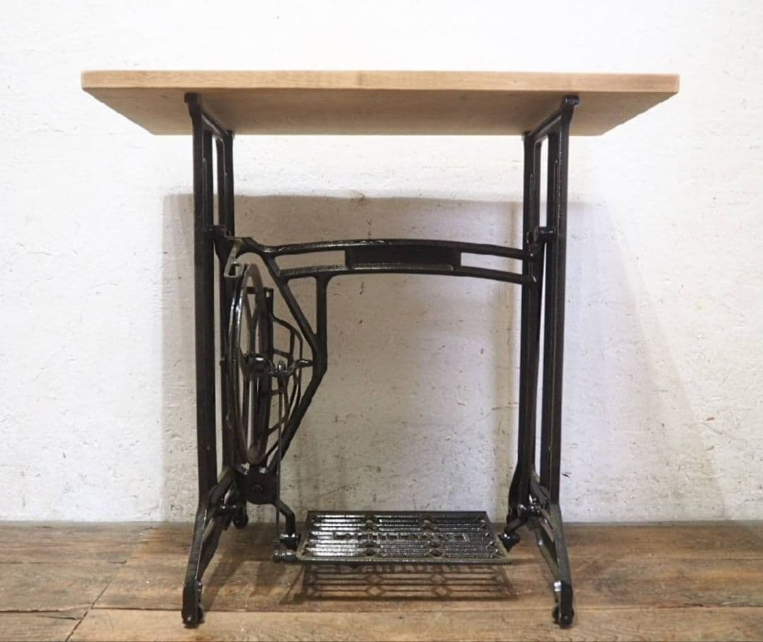 1063　黒ペンキのミシンテーブル　デスク　古家具　レトロ　リメイク　ビンテージ