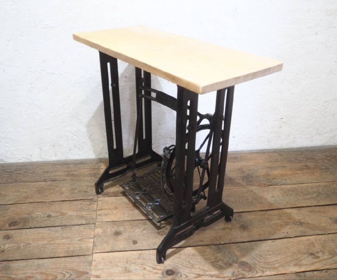 1063　黒ペンキのミシンテーブル　デスク　古家具　レトロ　リメイク　ビンテージ