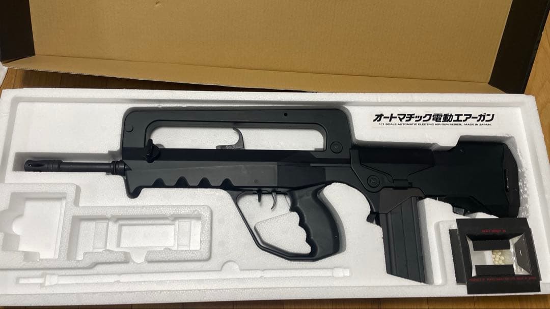 オートマチック電動エアガン FAMAS SUPER VERSION