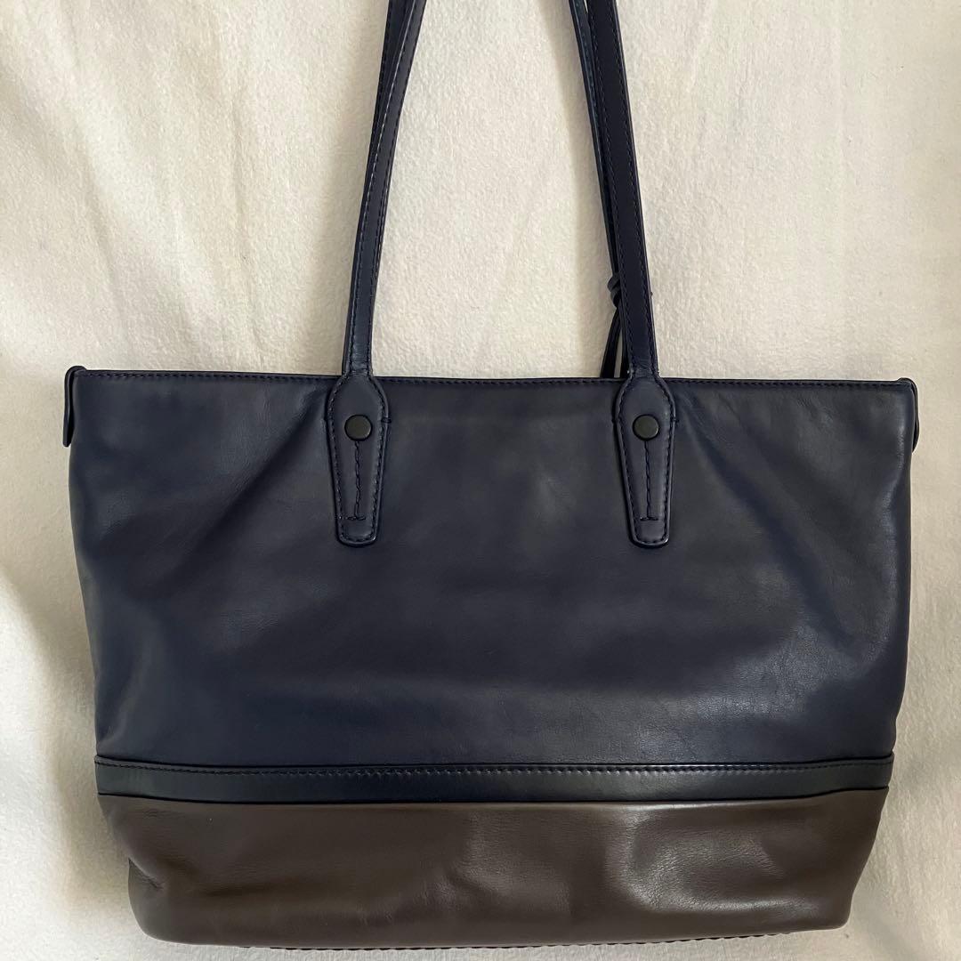 BALLY バリー トートバッグ A4収納 レザー　ビジネス　肩掛け　チャーム