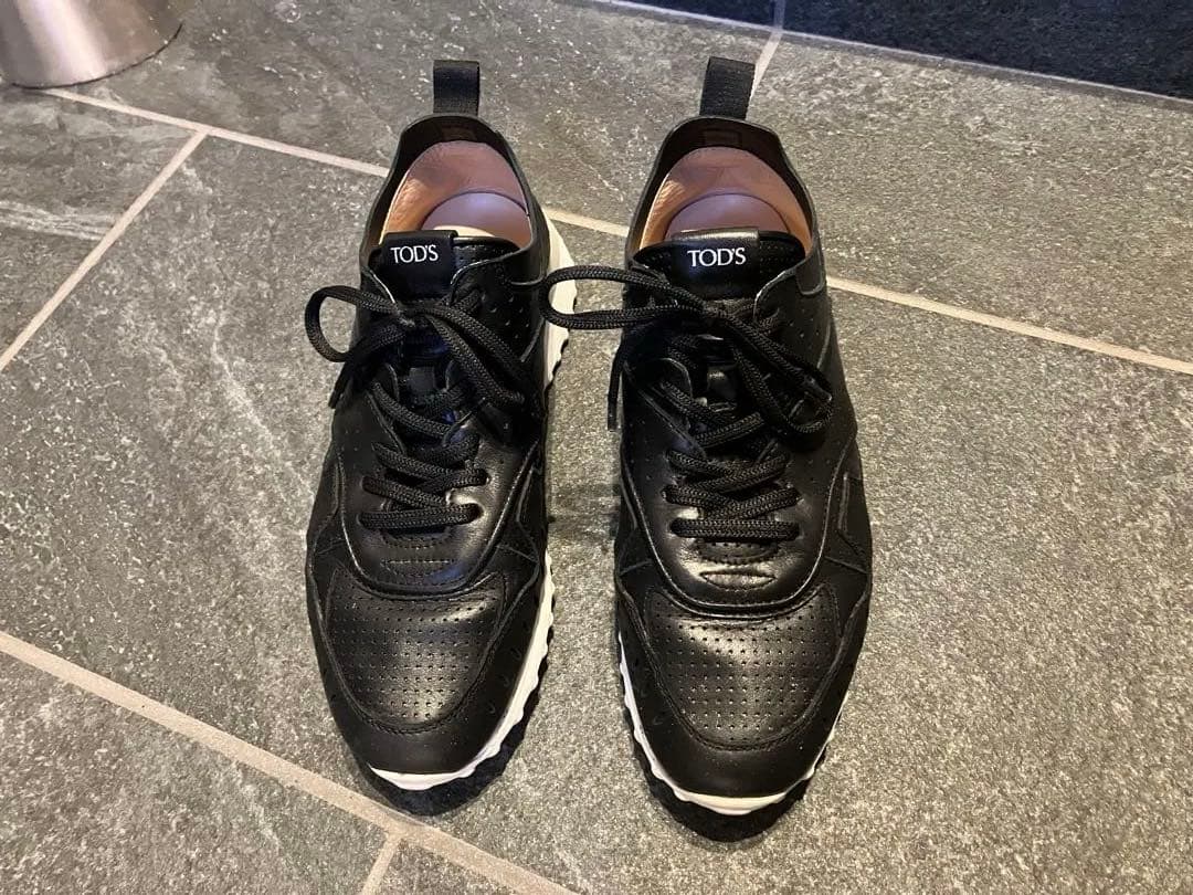 トッズ　スニーカー