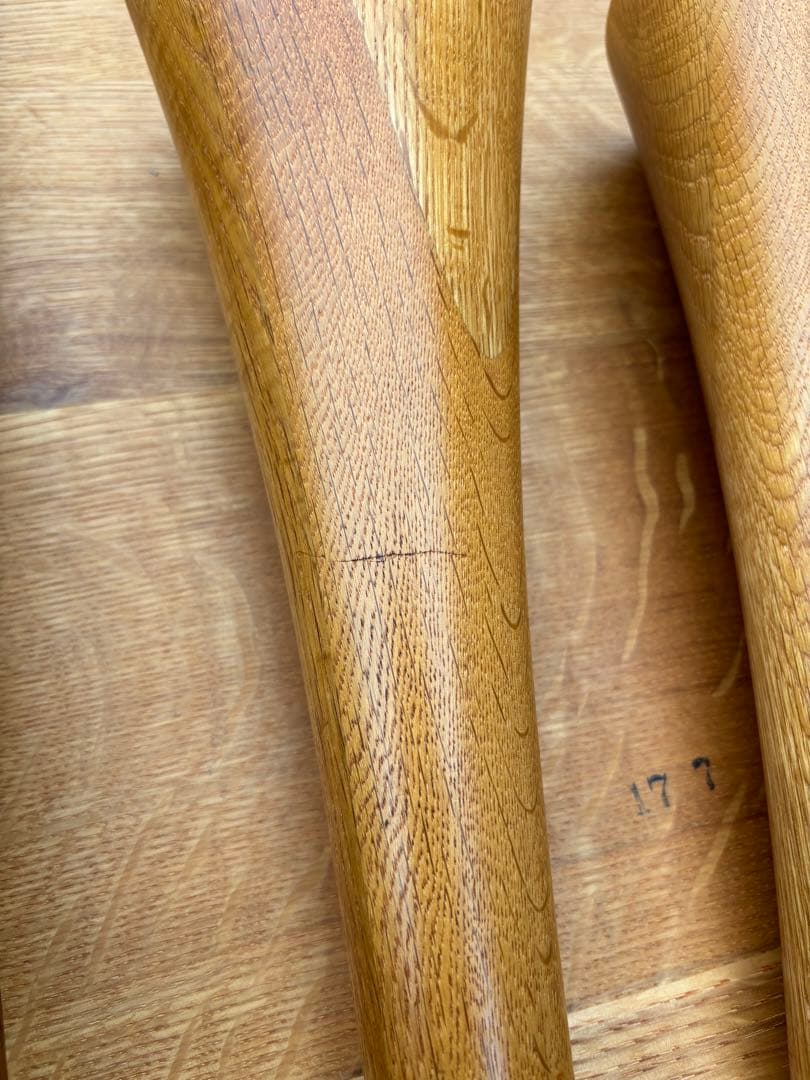 飛騨産業 キツツキ 森のことば オーク無垢材 節入り 半円形リビングローテーブル