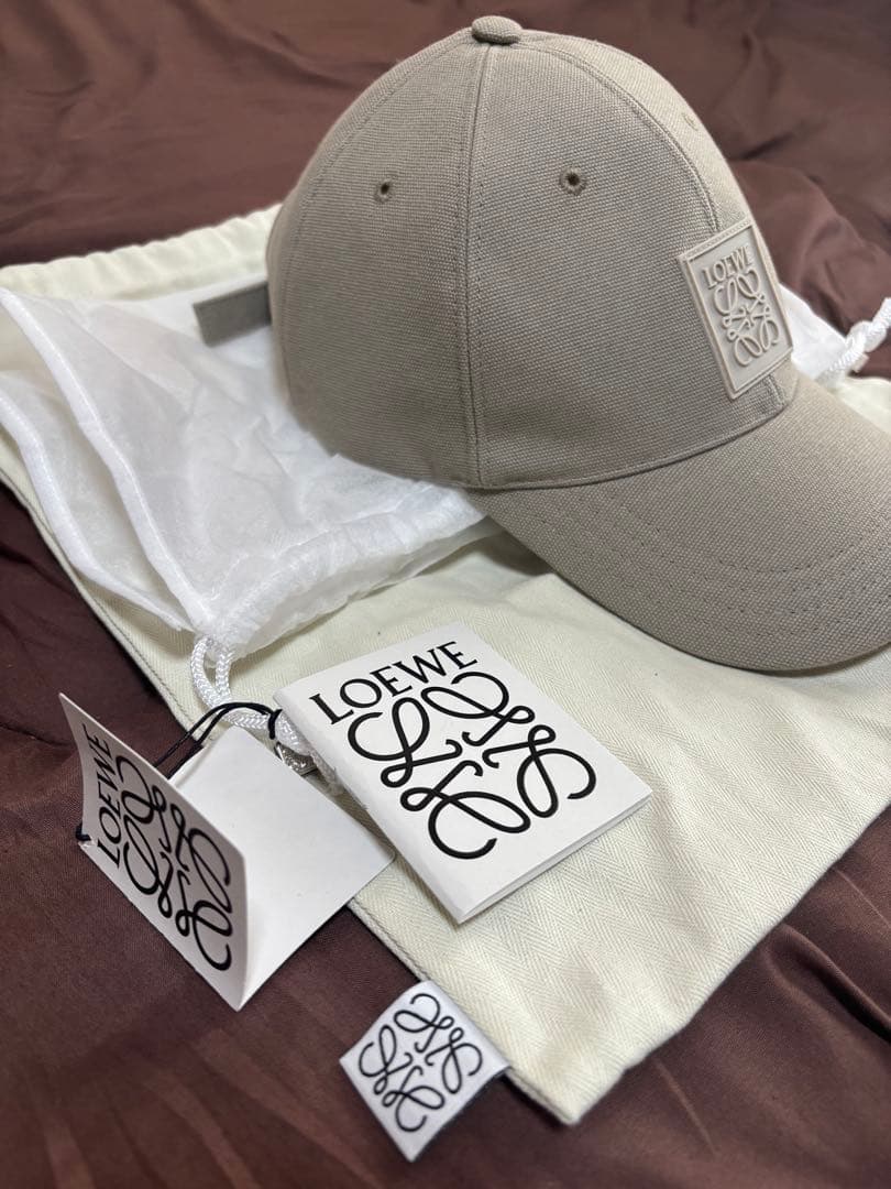 LOEWE パッチキャップ ベージュ