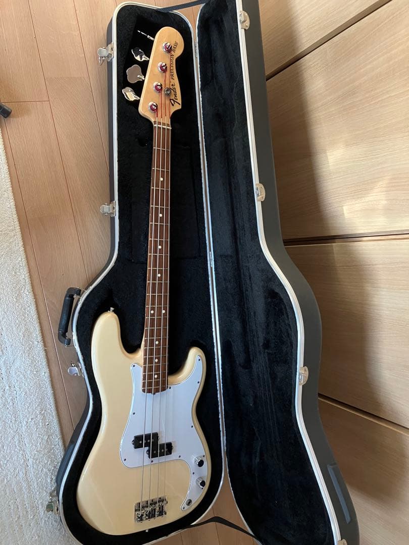 ベース Fender USA Precision Bass 70s FSR