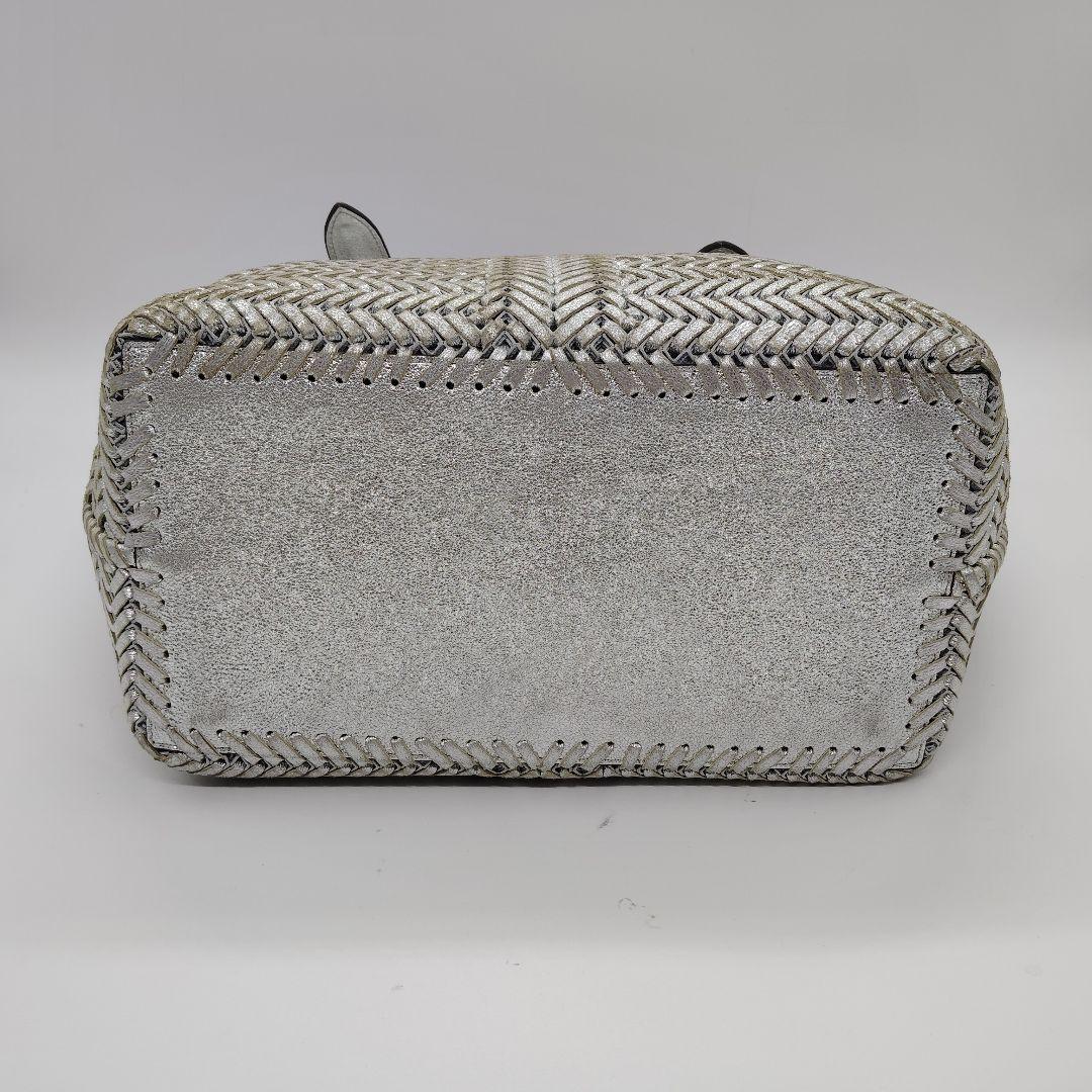 美品 アニヤハインドマーチ ニーソン トート シルバー 光沢 編み込み