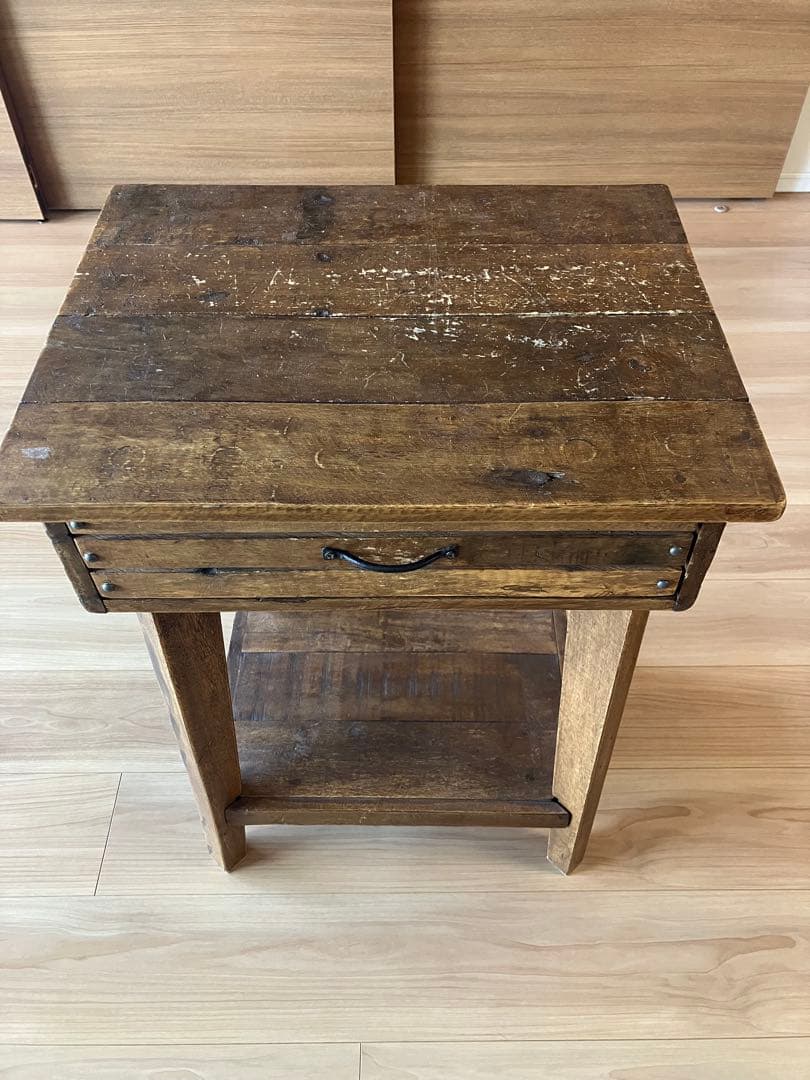 ウッド製サイドテーブル 引き出し付き