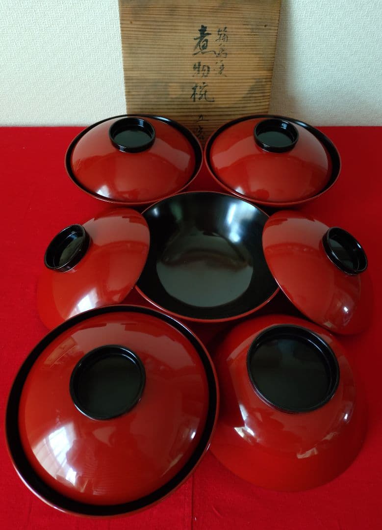 赤と黒の蓋つき煮物椀セット　輪島塗