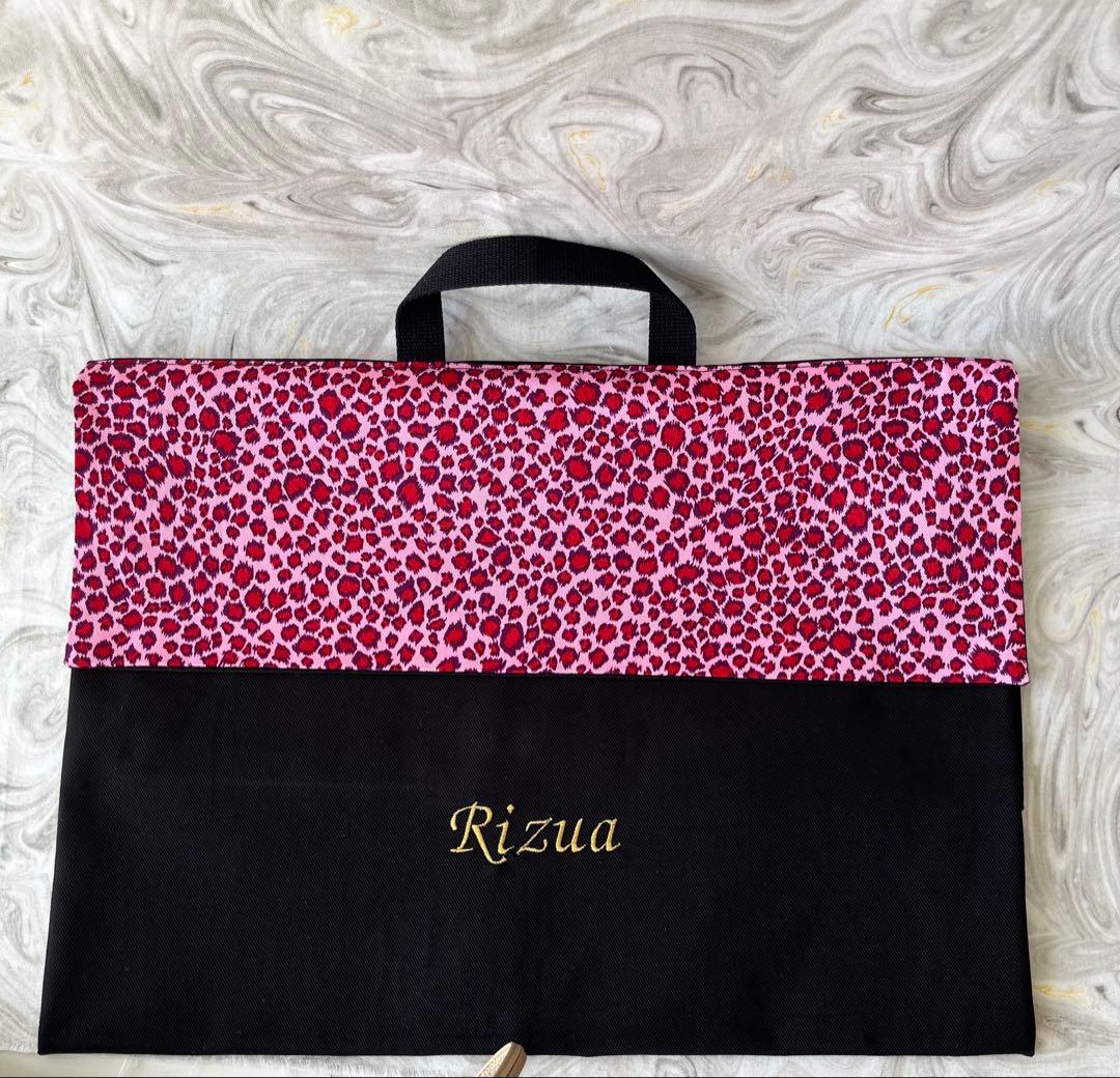 オーダー商品　イニシャル　お名前刺繍入り　防災頭巾カバー座布団、背もたれ両方可能