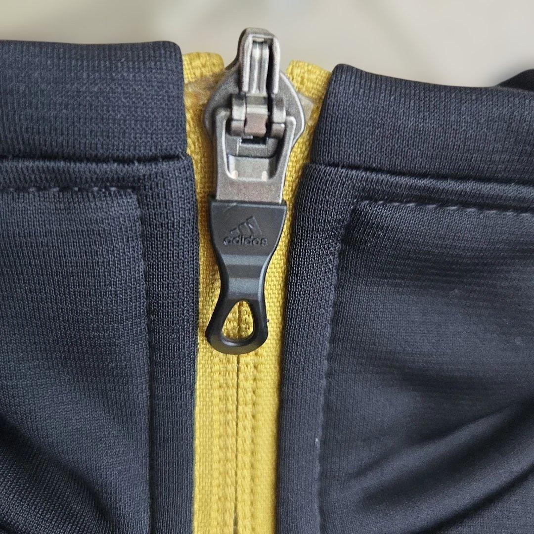 adidas ブラック/ゴールド ジャージ上下セット　Mサイズ