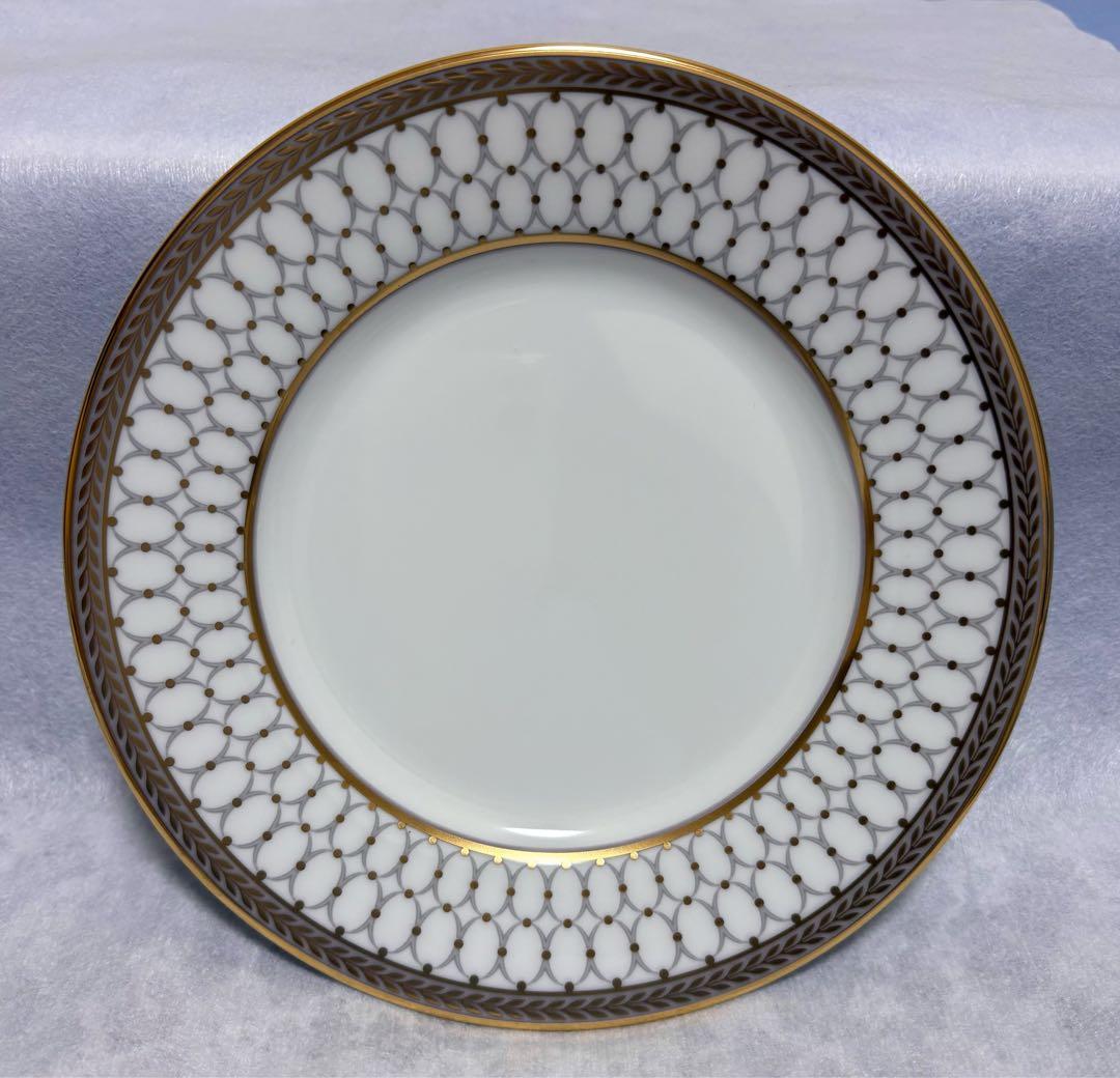 ルネッサンスグレイ ティーカップ&ソーサー と15cmプレート