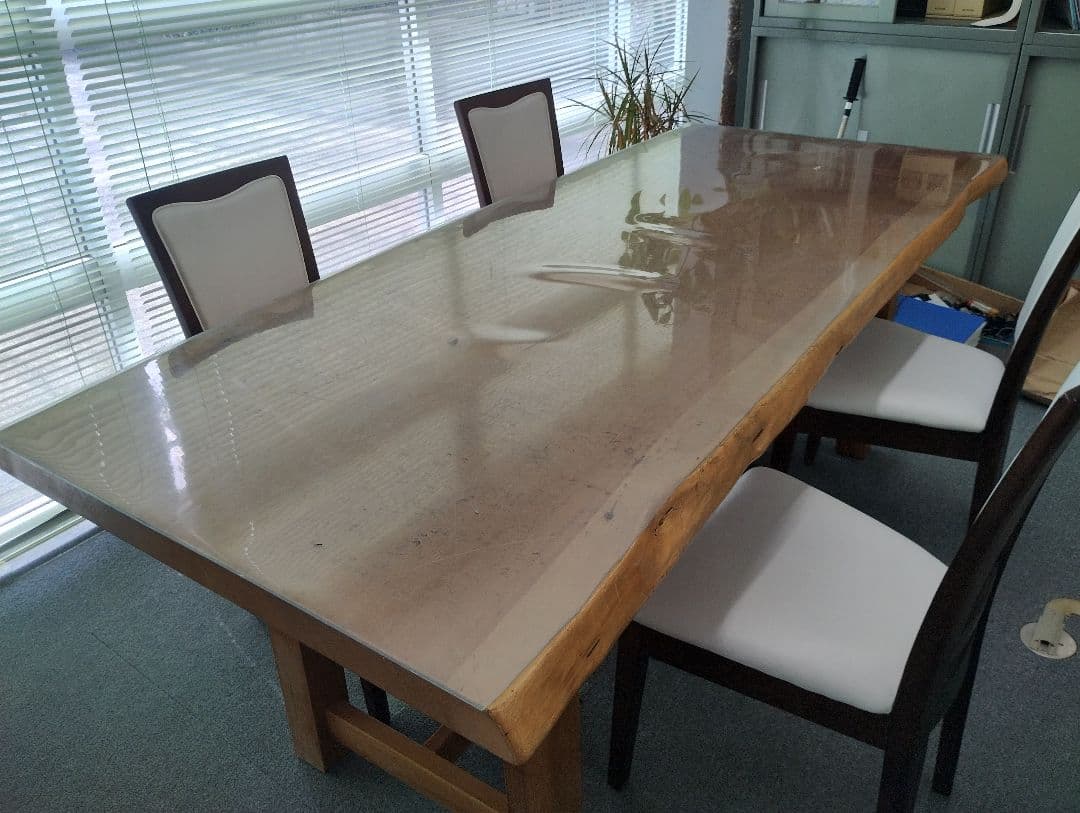 パジョーとして　②木製テーブル の脚